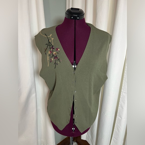 Koret Olive Green Embroidered Vest - Picture 1 of 5